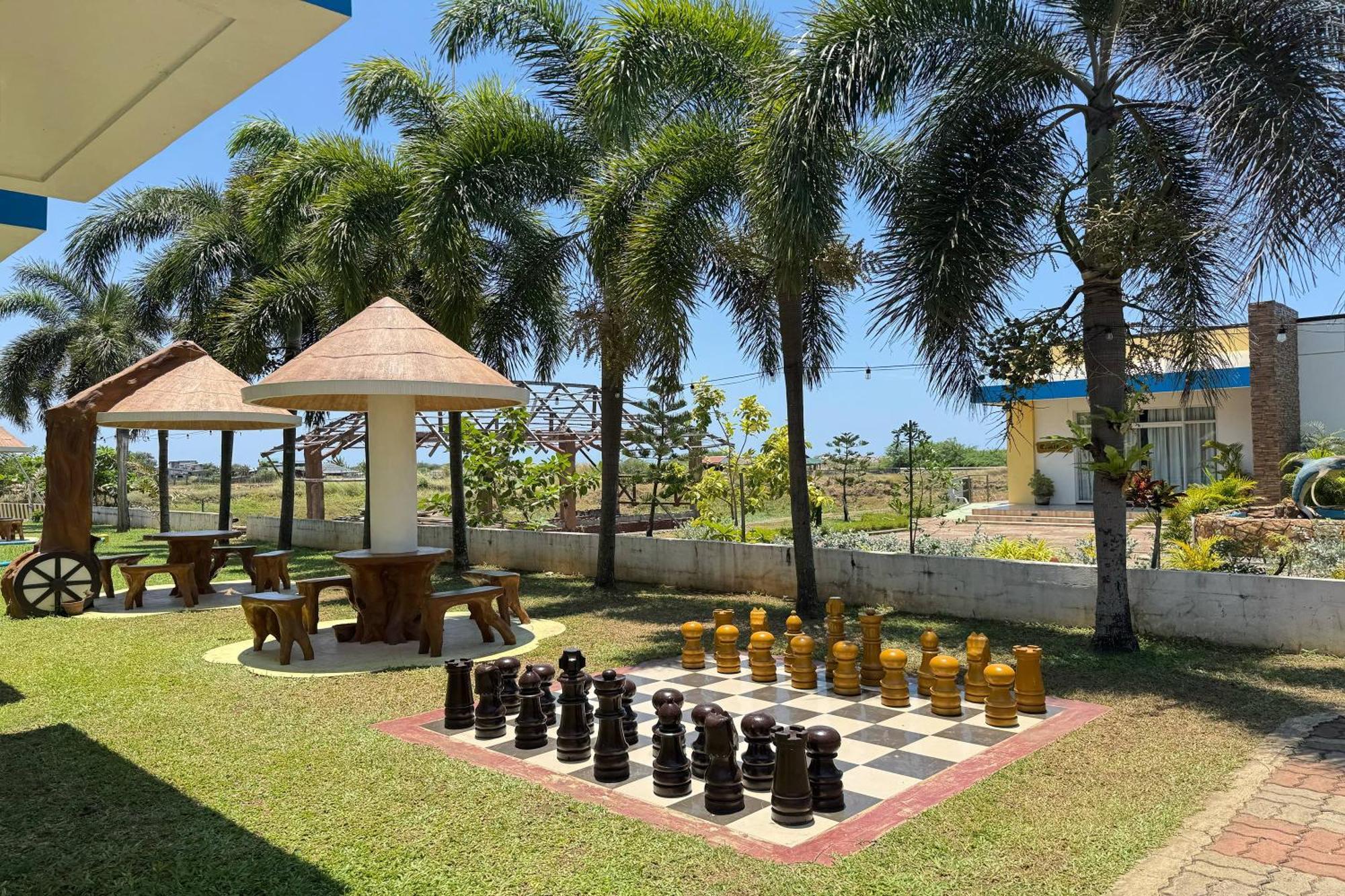 Ovemar Resort Hotel Near Vigan Exterior photo
