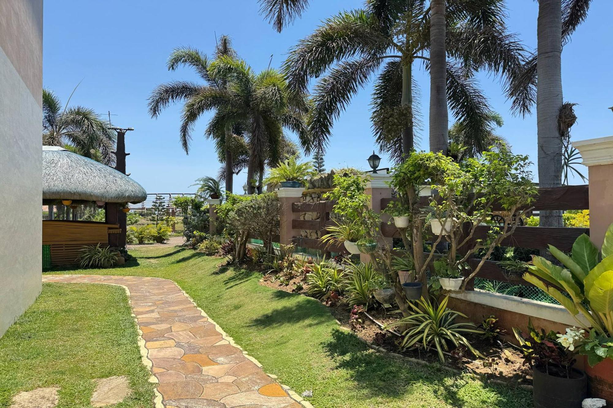 Ovemar Resort Hotel Near Vigan Exterior photo